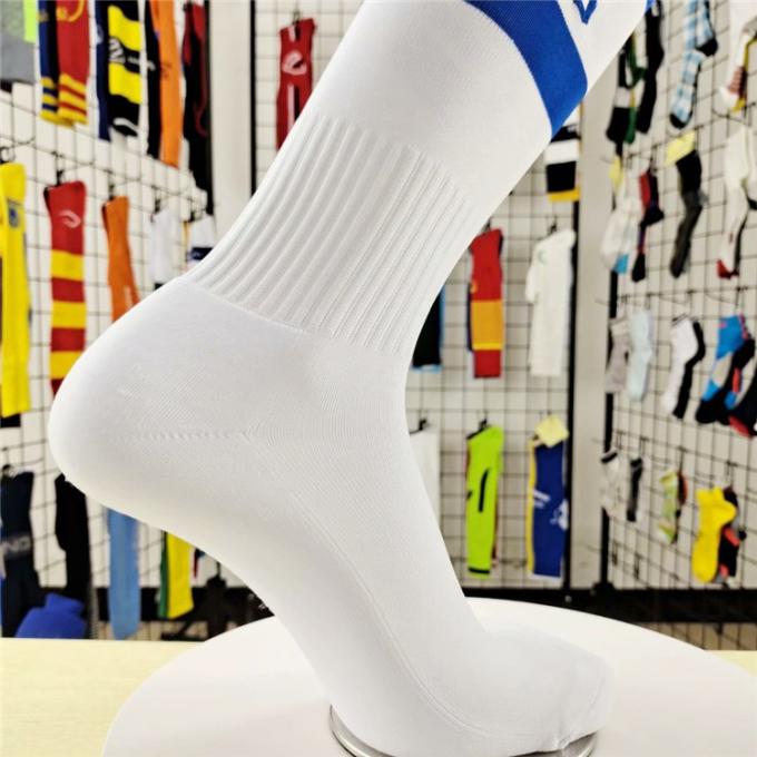  Logotipo de encargo China del verano hacer sobre la rodilla que almacena calcetines baratos del fútbol del poliéster